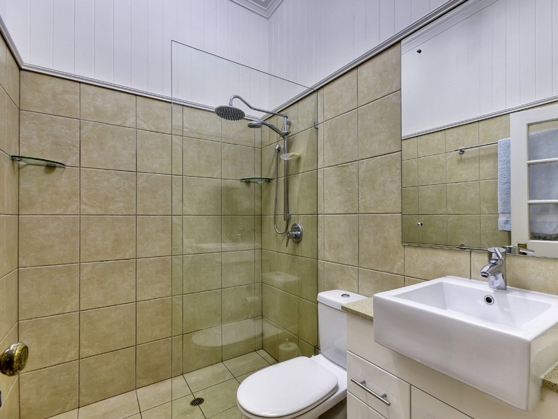 43 Barradine Street, Greenslopes QLD 4120