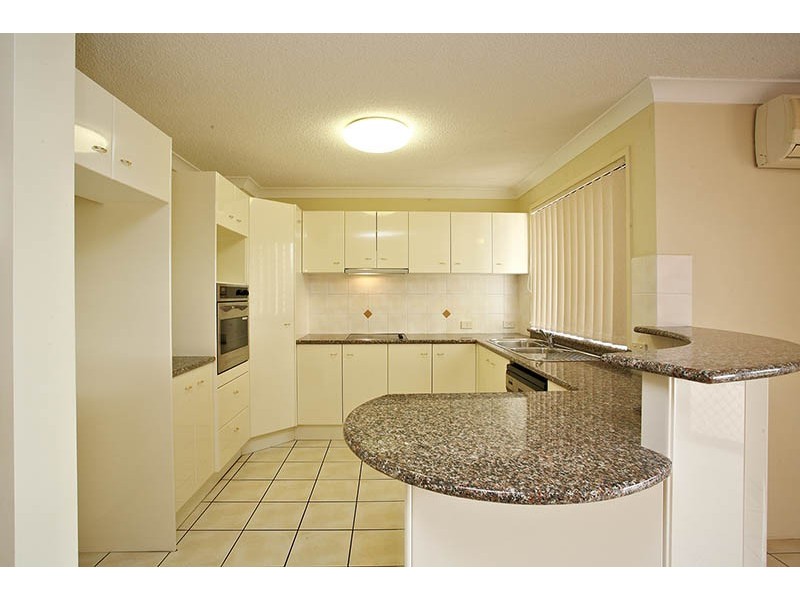 2/16 Norman Crescent, Norman Park QLD 4170