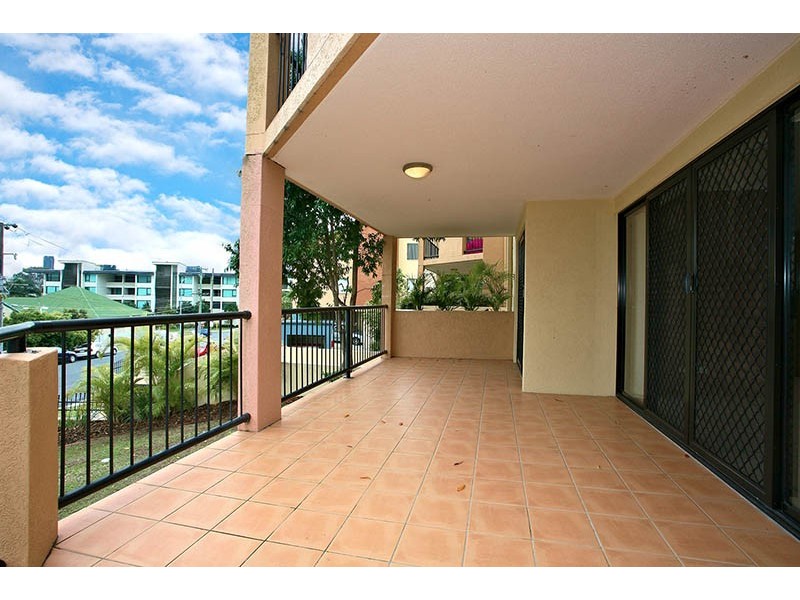 2/16 Norman Crescent, Norman Park QLD 4170