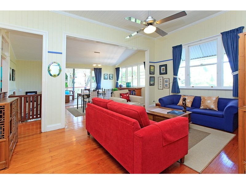 15 Philip Street, Hawthorne QLD 4171