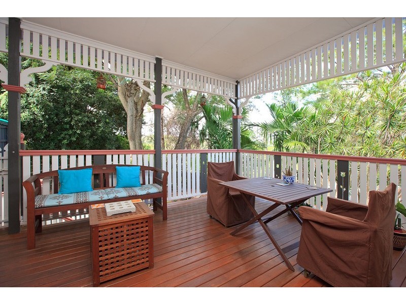 15 Philip Street, Hawthorne QLD 4171