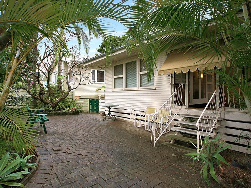 9 Cecile Street, Balmoral QLD 4171