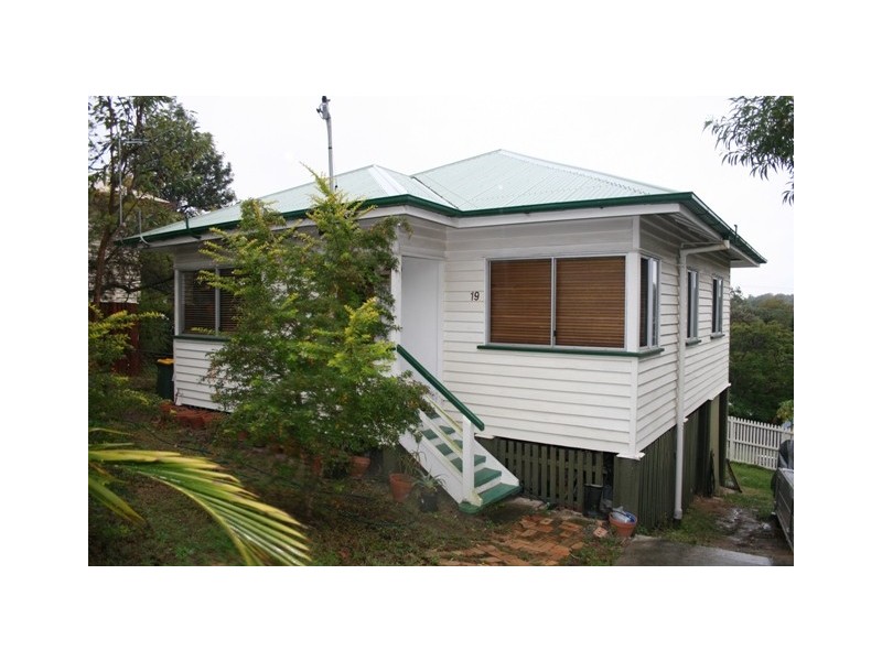 19 Quirinal Crescent, Seven Hills QLD 4170