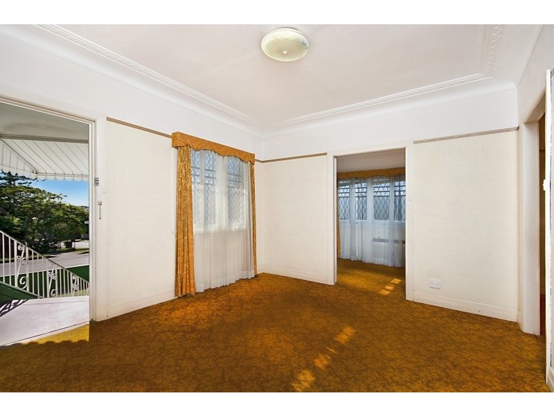 77 Dahlia Street, Cannon Hill QLD 4170