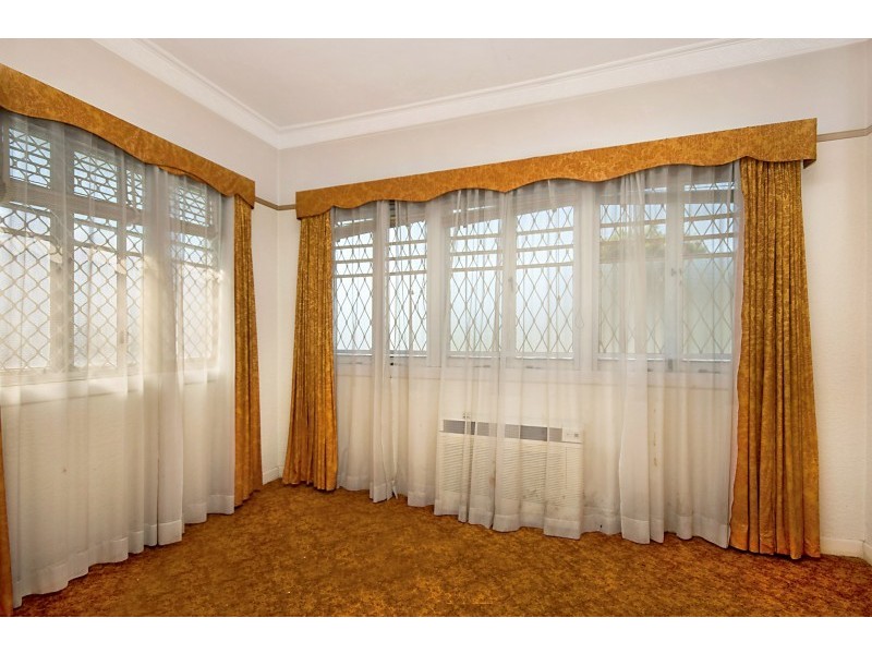 77 Dahlia Street, Cannon Hill QLD 4170