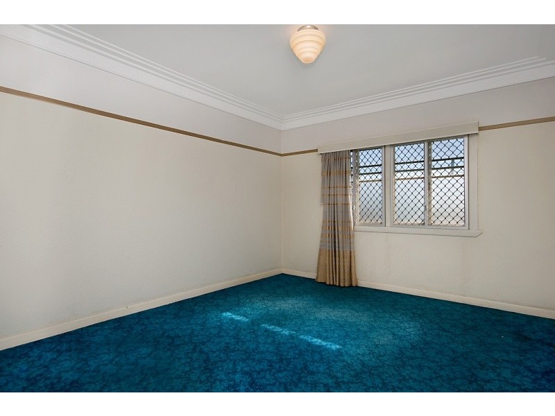 77 Dahlia Street, Cannon Hill QLD 4170