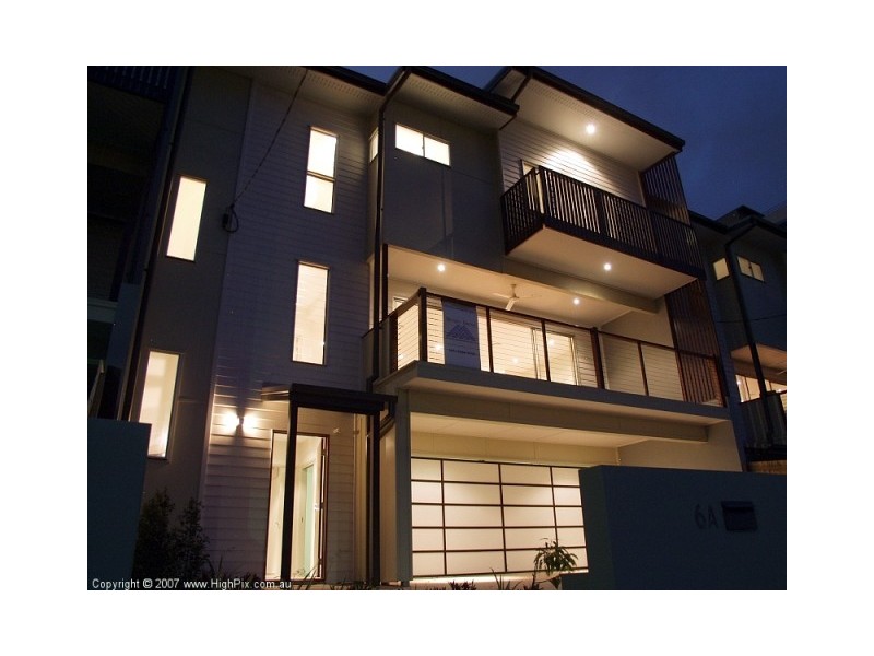 6A Hanworth Street, East Brisbane QLD 4169