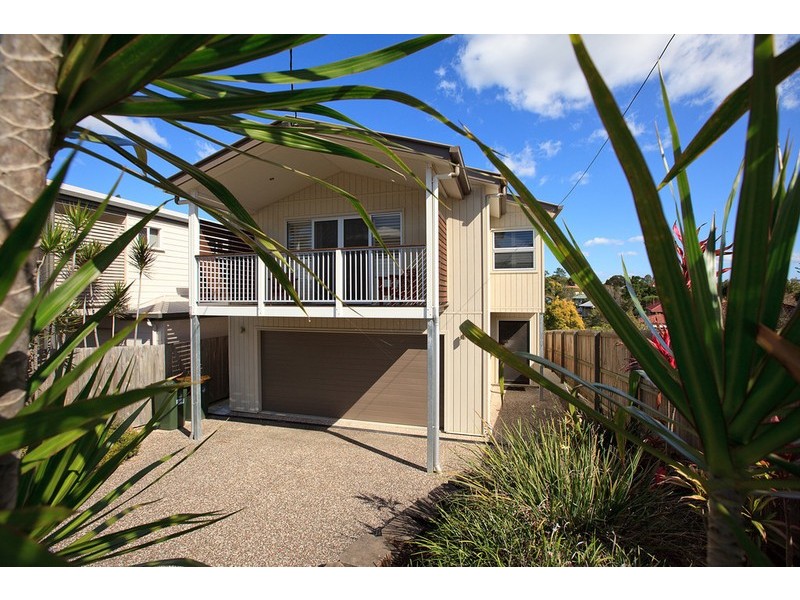 15 Kelsey Street, Coorparoo QLD 4151