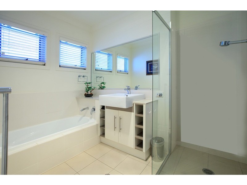 15 Kelsey Street, Coorparoo QLD 4151