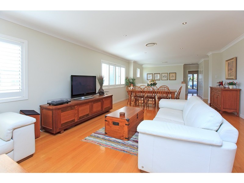 15 Kelsey Street, Coorparoo QLD 4151