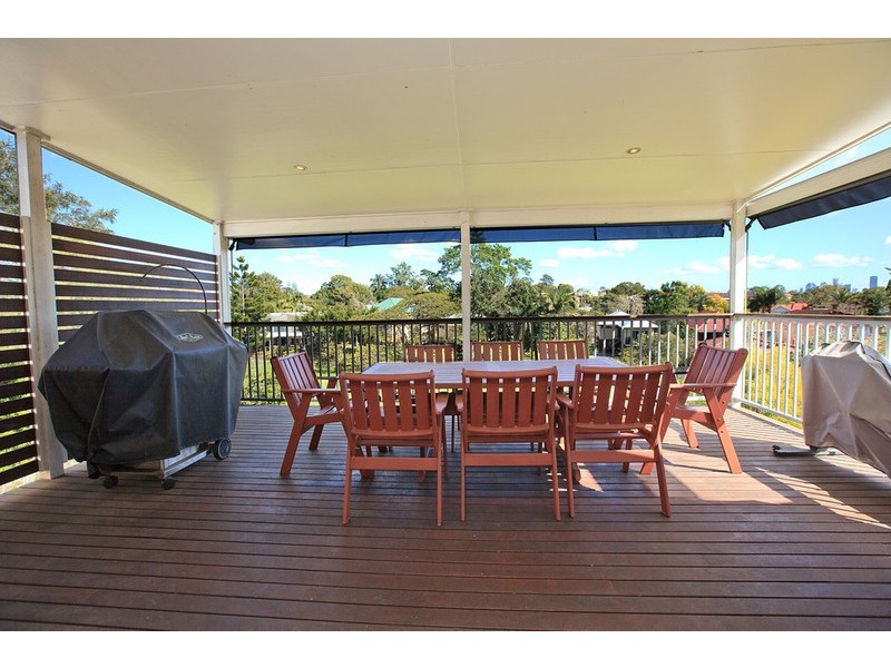 15 Kelsey Street, Coorparoo QLD 4151