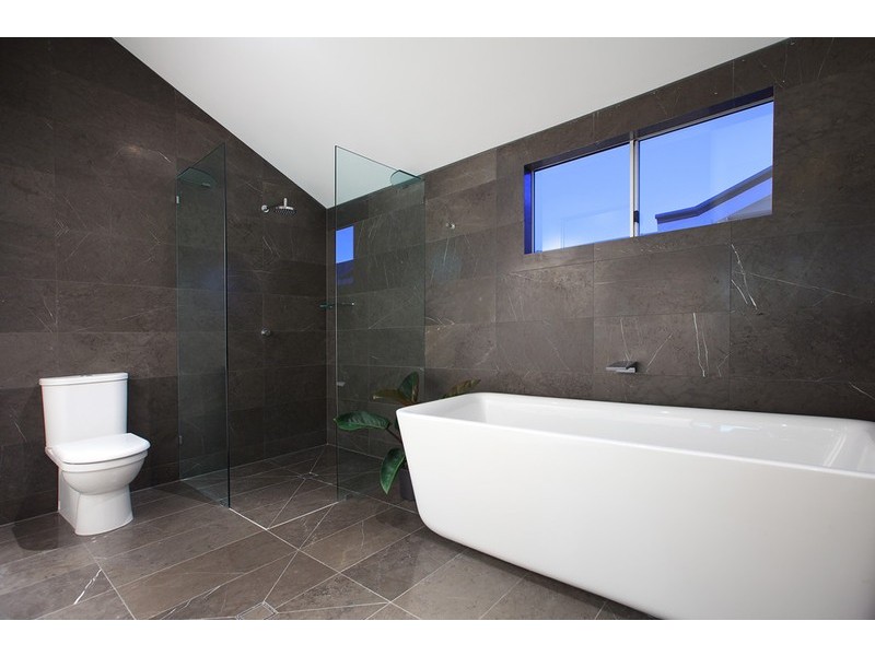 22 Coutts Street, Bulimba QLD 4171