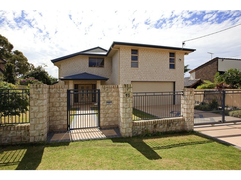 15 Claremont Street, Birkdale QLD 4159