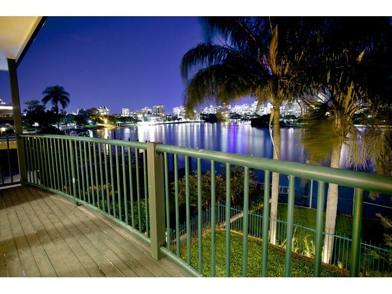 27 Laidlaw Parade, East Brisbane QLD 4169