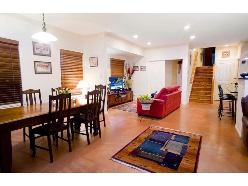 27 Laidlaw Parade, East Brisbane QLD 4169