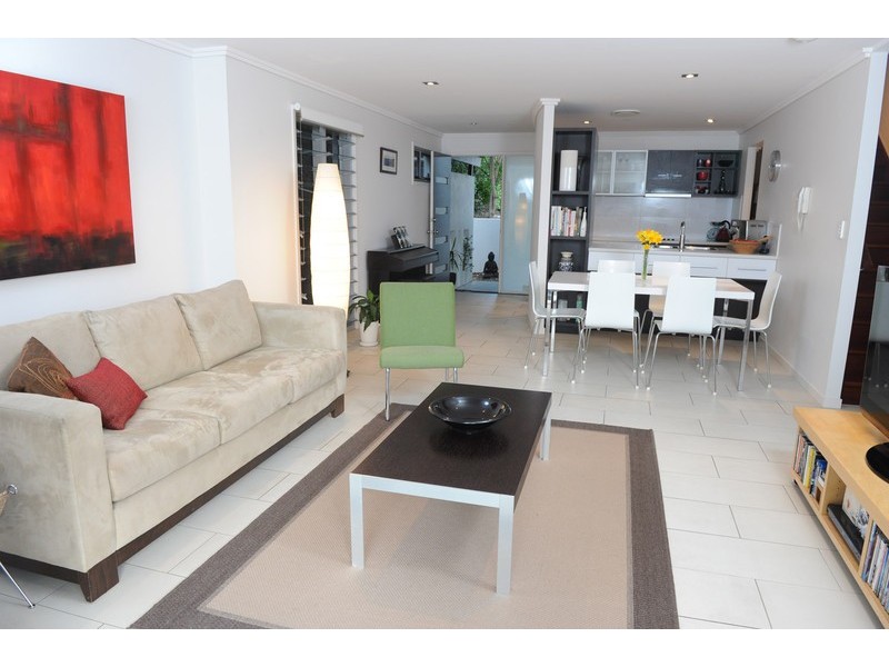 1/77 Douglas Street, Greenslopes QLD 4120