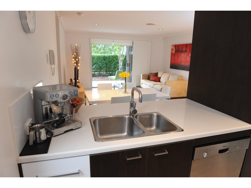 1/77 Douglas Street, Greenslopes QLD 4120