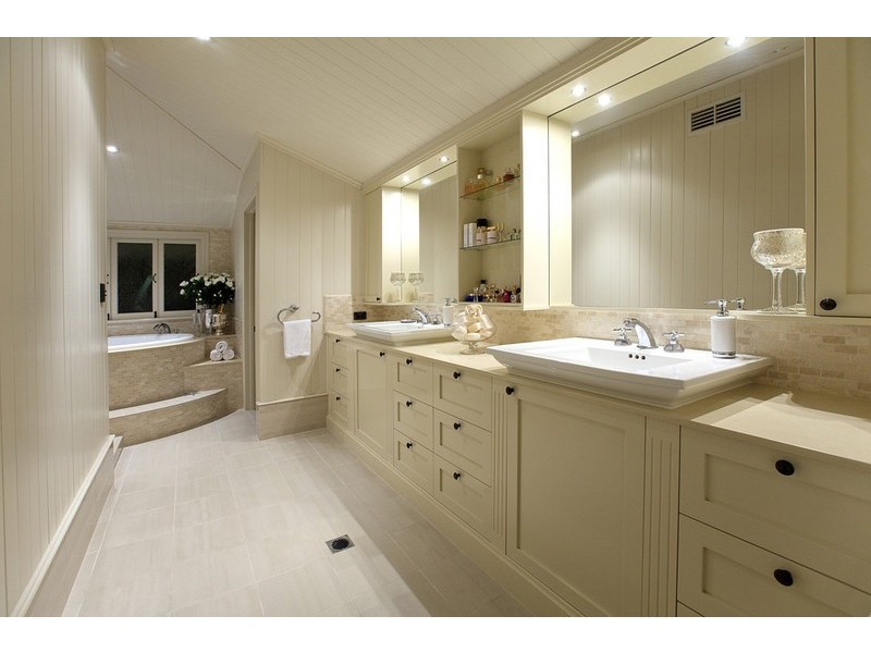 70 Laidlaw Parade, East Brisbane QLD 4169