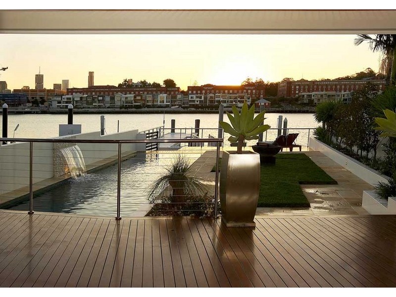 36 Gordon Street, Hawthorne QLD 4171