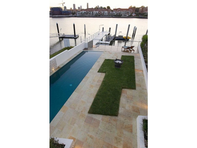 36 Gordon Street, Hawthorne QLD 4171