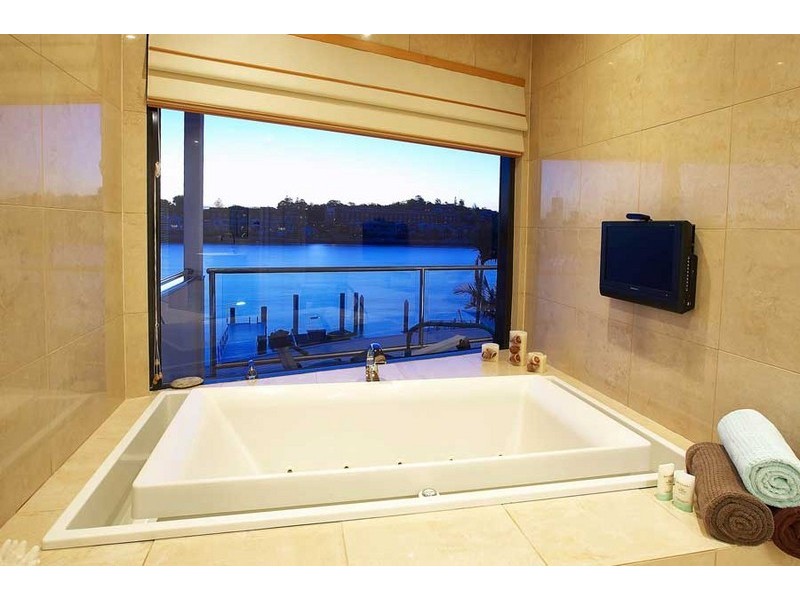 36 Gordon Street, Hawthorne QLD 4171