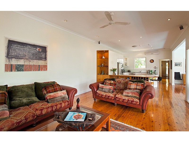 19 Ivy Street, Indooroopilly QLD 4068