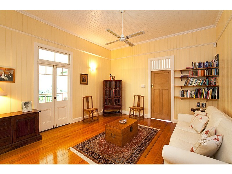 19 Ivy Street, Indooroopilly QLD 4068