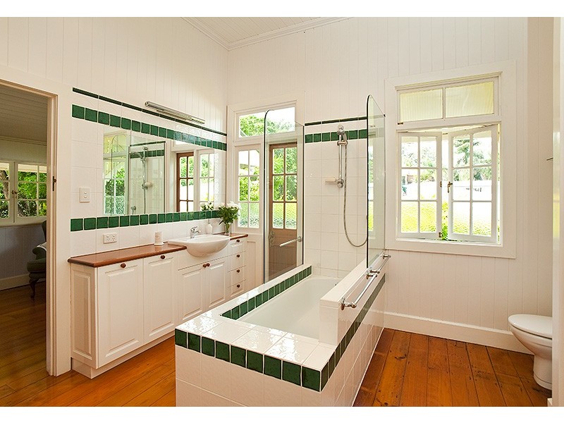 19 Ivy Street, Indooroopilly QLD 4068