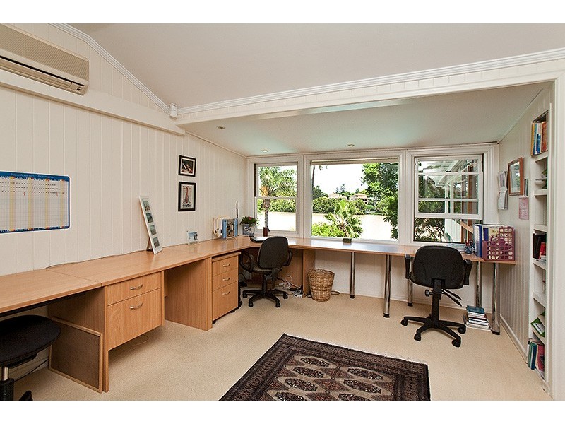 19 Ivy Street, Indooroopilly QLD 4068