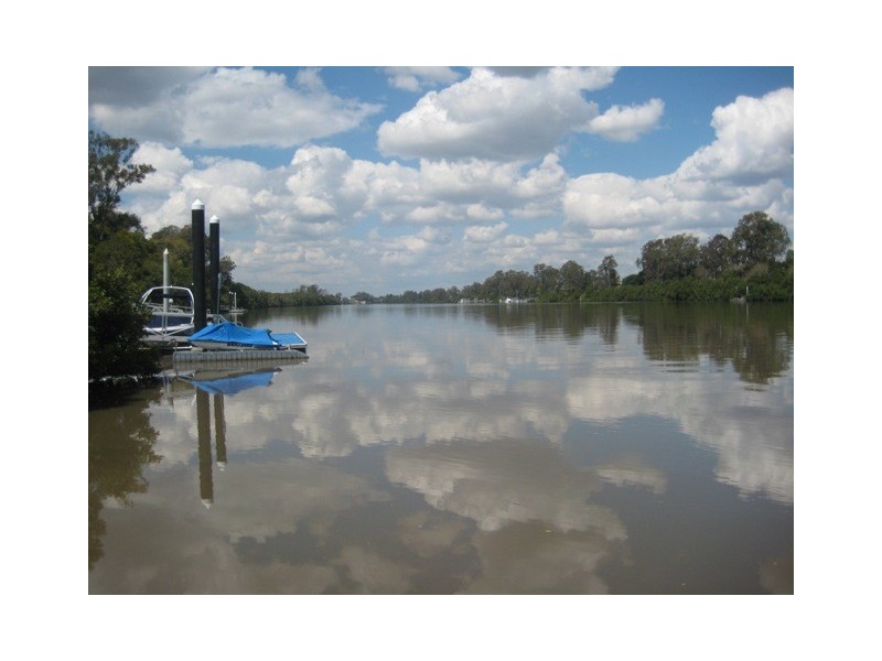 19 Ivy Street, Indooroopilly QLD 4068