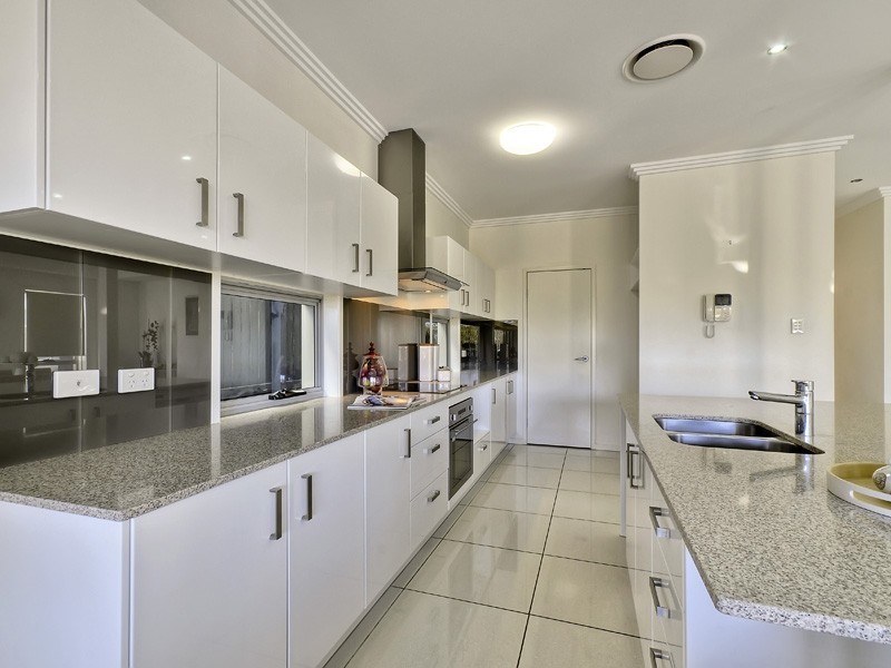 29 Taylor Street, Balmoral QLD 4171