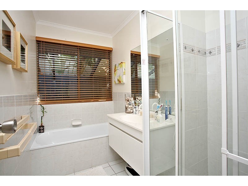 28 Banya Street, Bulimba QLD 4171