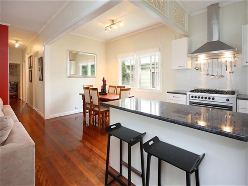 10 Norland Street, Wynnum QLD 4178