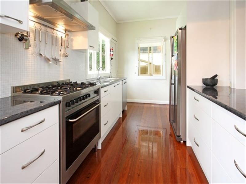 10 Norland Street, Wynnum QLD 4178