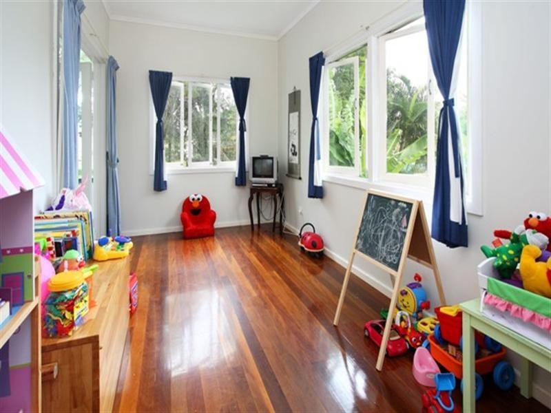 10 Norland Street, Wynnum QLD 4178