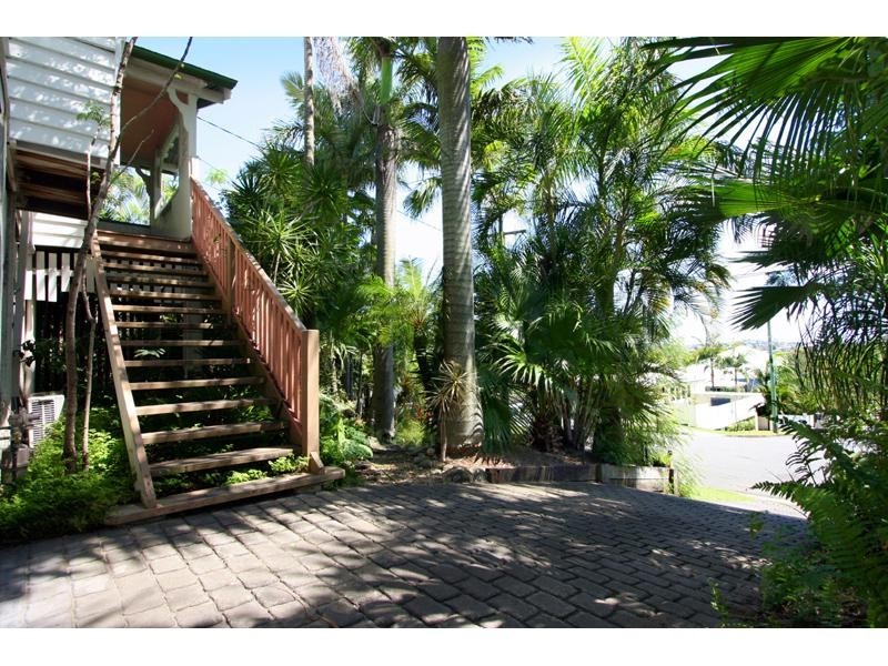 46 Miles Street, Hawthorne QLD 4171