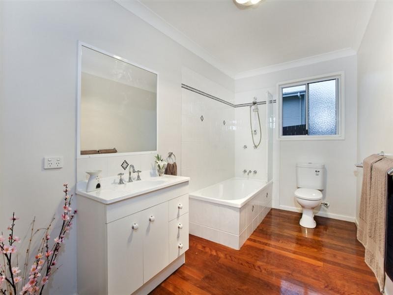 77 Britannia Avenue, Morningside QLD 4170