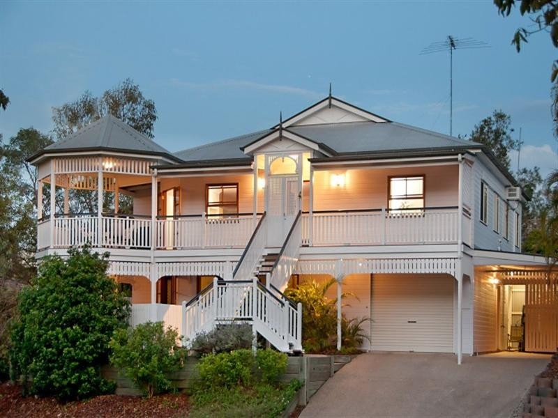 16 Dalrello Street, Carina QLD 4152