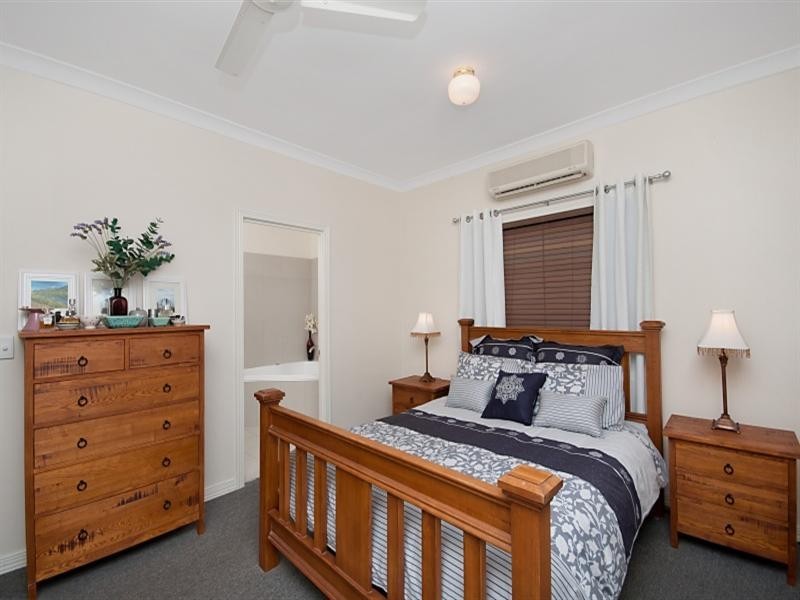 16 Dalrello Street, Carina QLD 4152