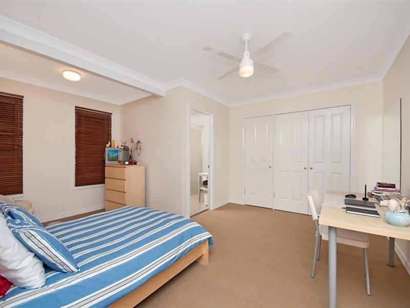 16 Dalrello Street, Carina QLD 4152