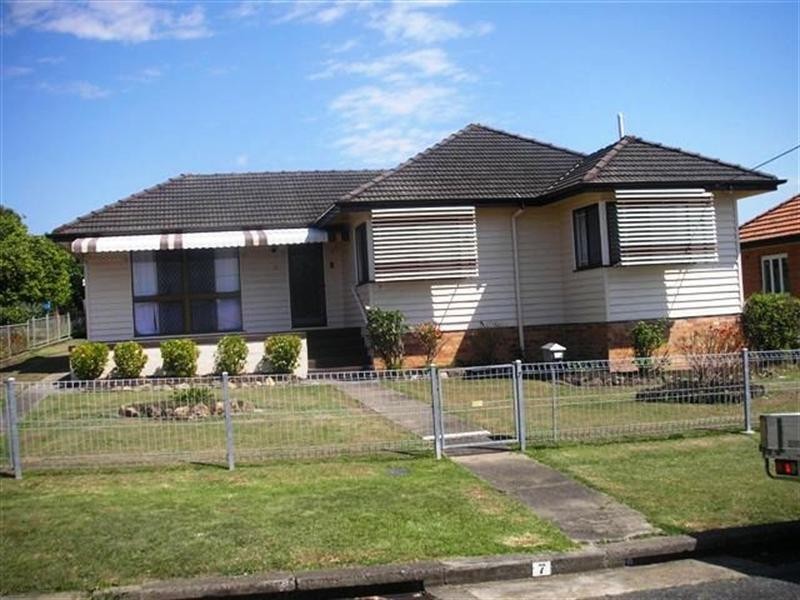 7 Delsie Street, Cannon Hill QLD 4170