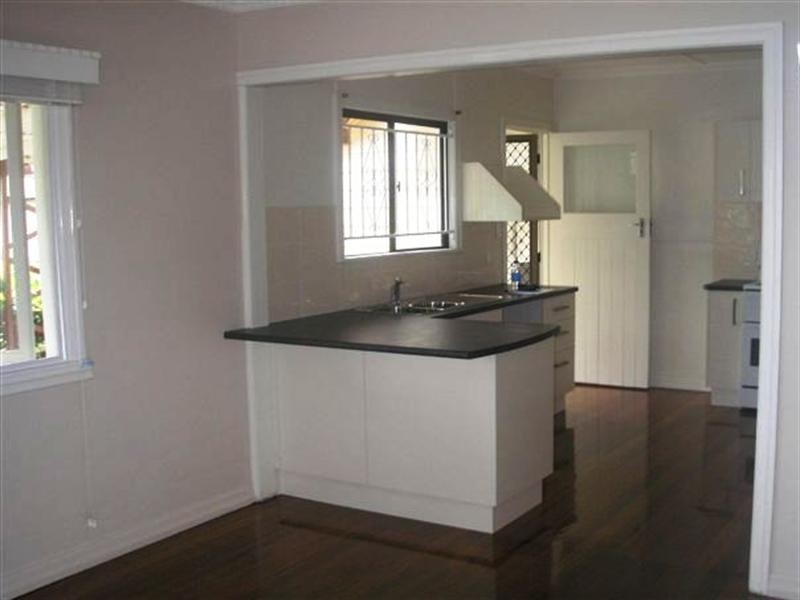 7 Delsie Street, Cannon Hill QLD 4170