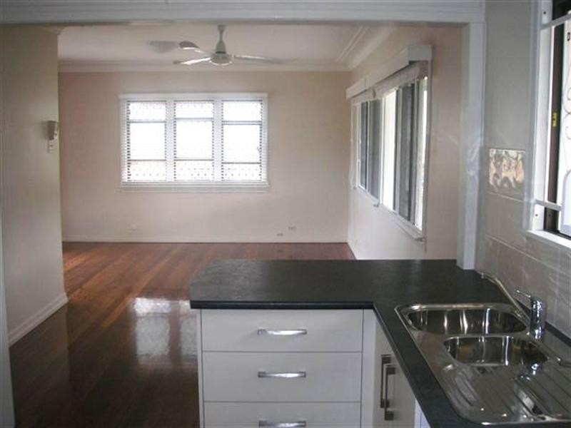 7 Delsie Street, Cannon Hill QLD 4170