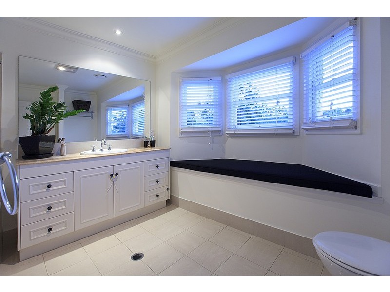 37a Arlington Street, Coorparoo QLD 4151