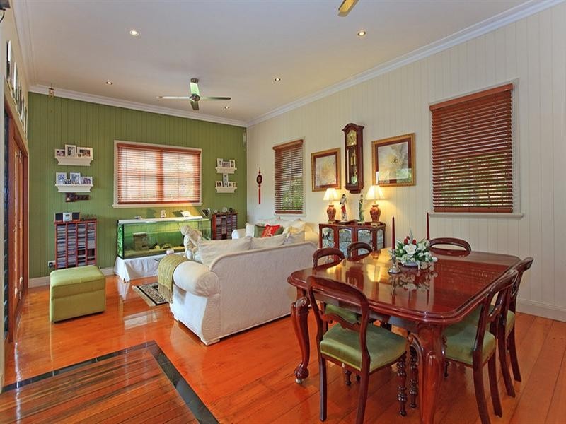 38 Longfellow Street, Norman Park QLD 4170