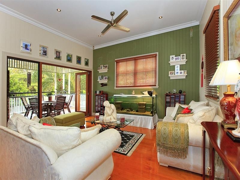38 Longfellow Street, Norman Park QLD 4170