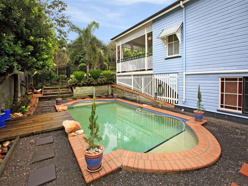 38 Longfellow Street, Norman Park QLD 4170