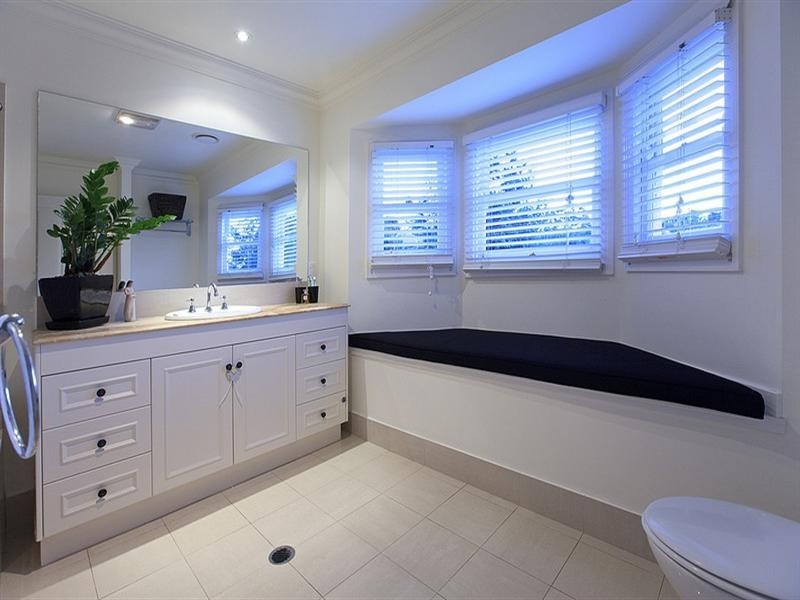 37A Arlington Street, Coorparoo QLD 4151