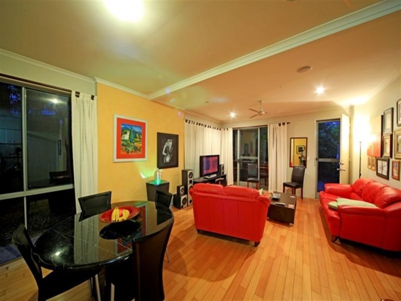 10 Leura Avenue, Hawthorne QLD 4171