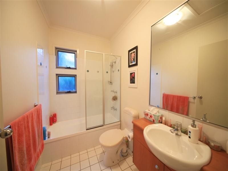 10 Leura Avenue, Hawthorne QLD 4171